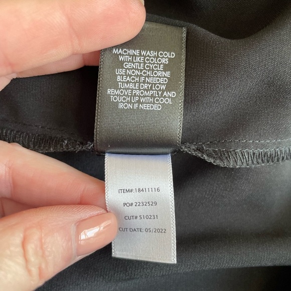 Torrid Women’s Plus 2 Blouse with Black Roll Tab Sleeve Shirt Top - Picture 9 of 9